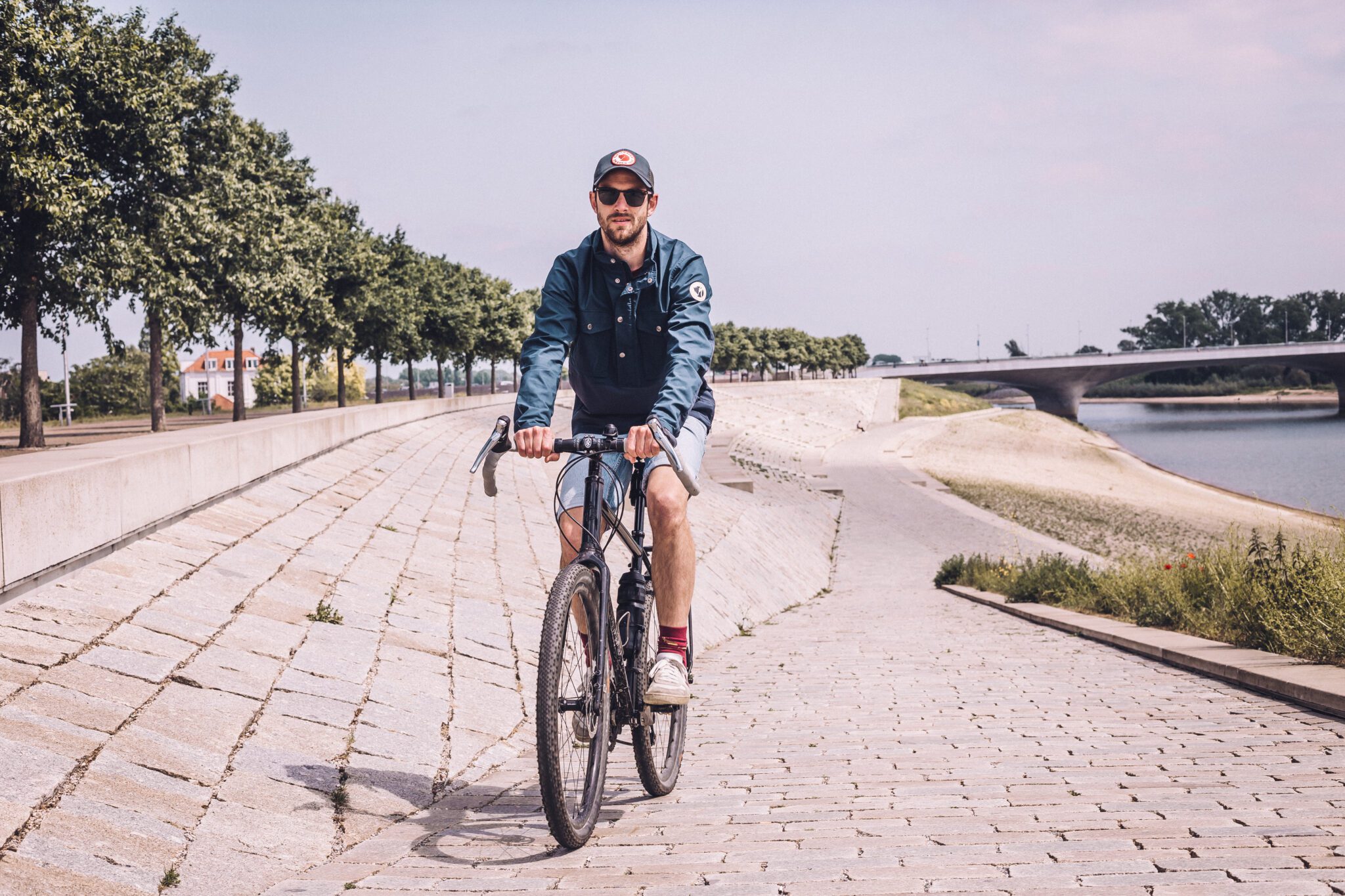 Fjallräven en specialized Anorak fietsen in Nijmegen