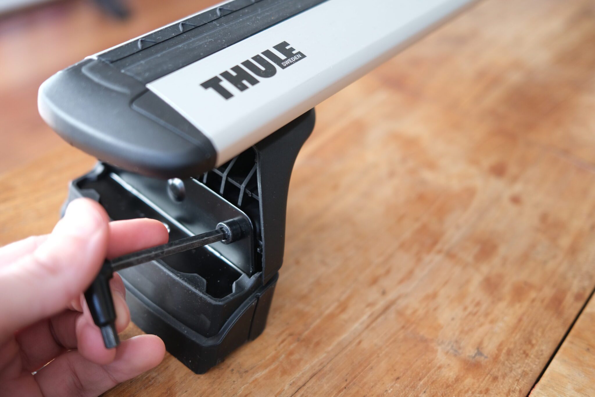 Thule Wingbar EVO monteren