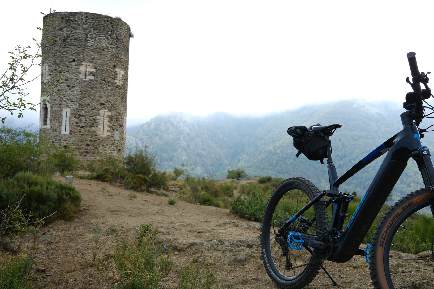 La Tour de Goa met mtb