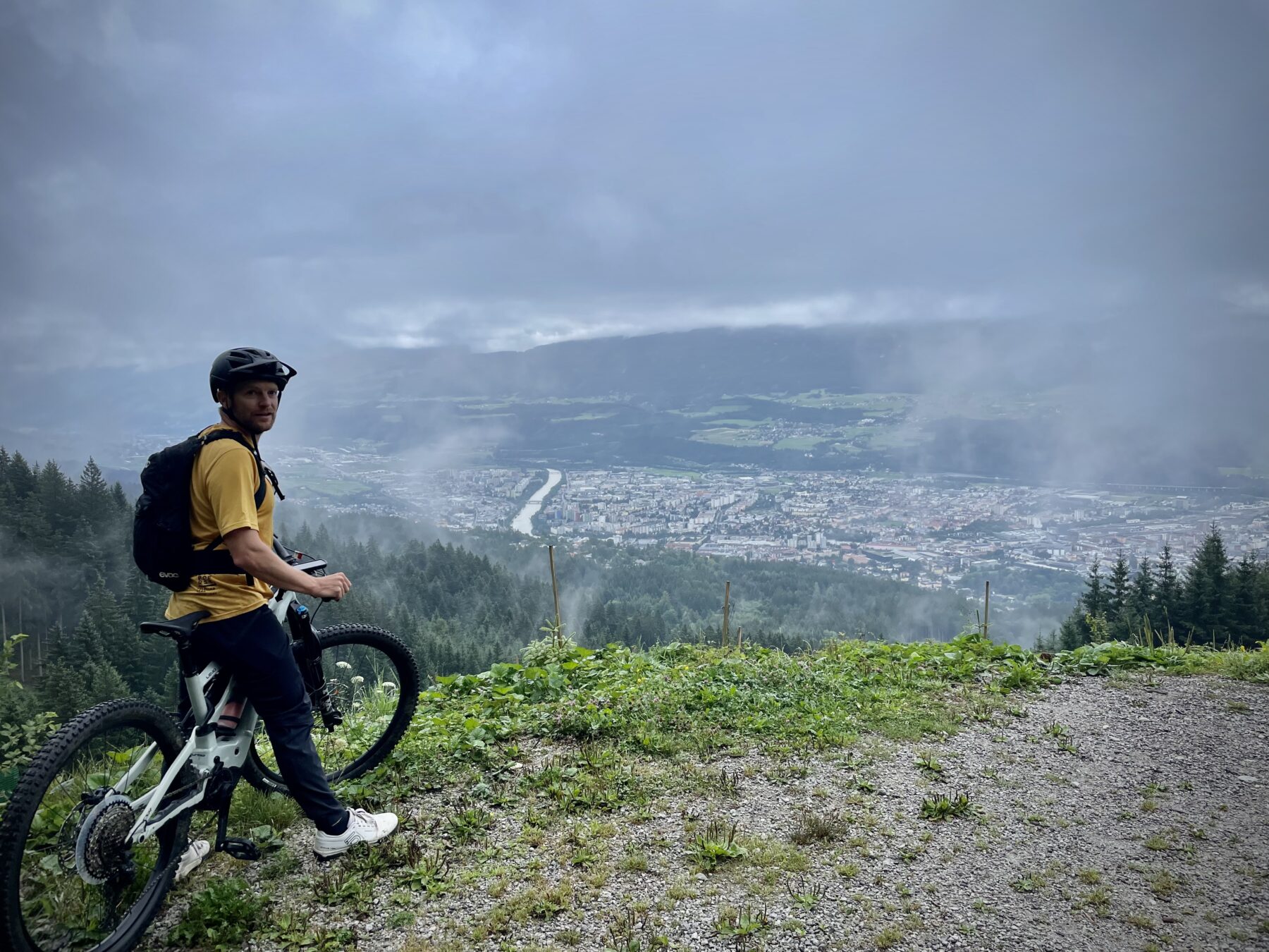 Uitzicht over Innsbruck mtb