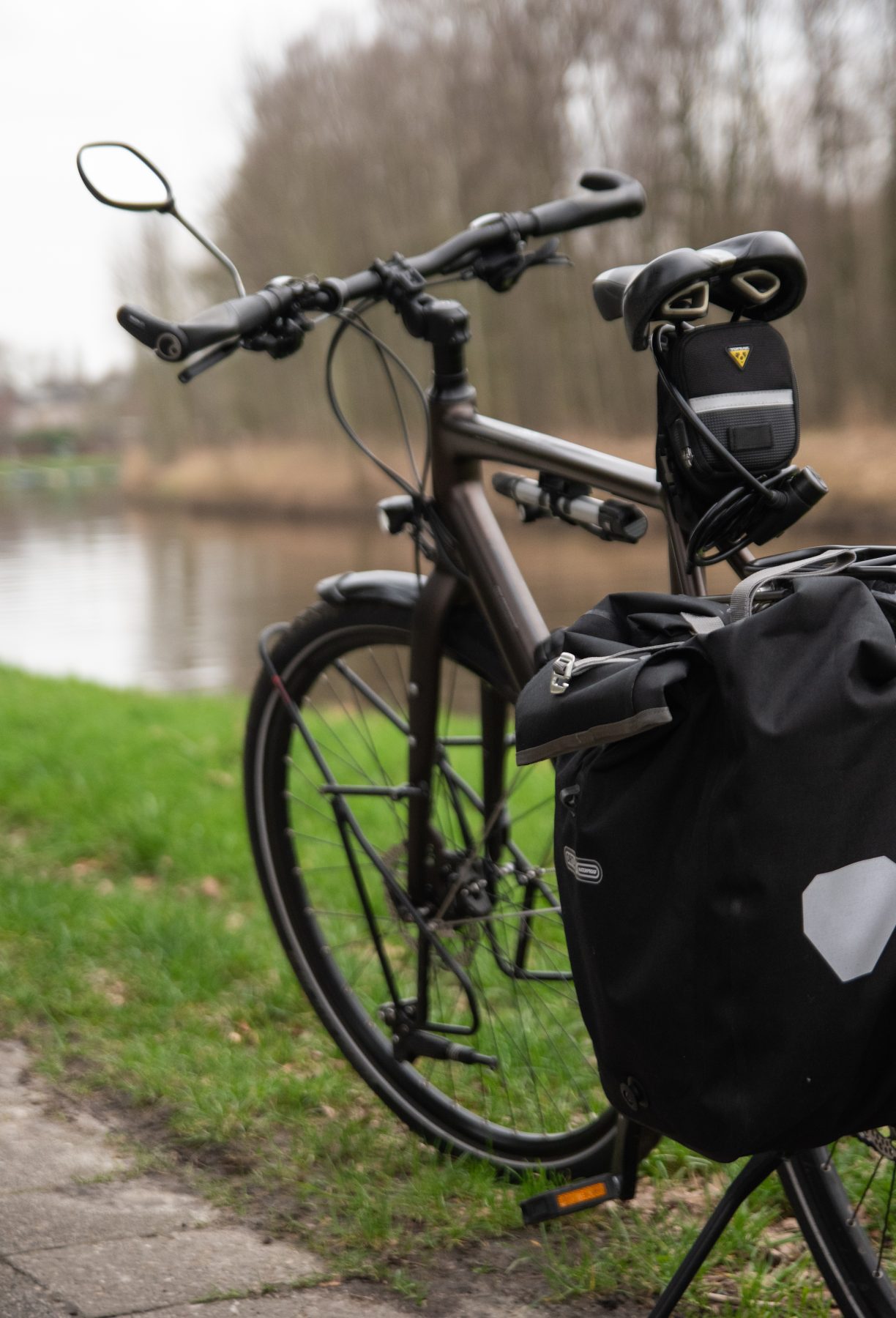 Ortliebtas op koga traveller langs de dommel